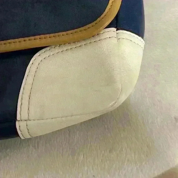 Coach Crossbody - Picture 9 of 14